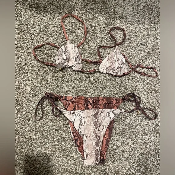 PQ Reversible Bikini Top + Bottom - Picture 6 of 6